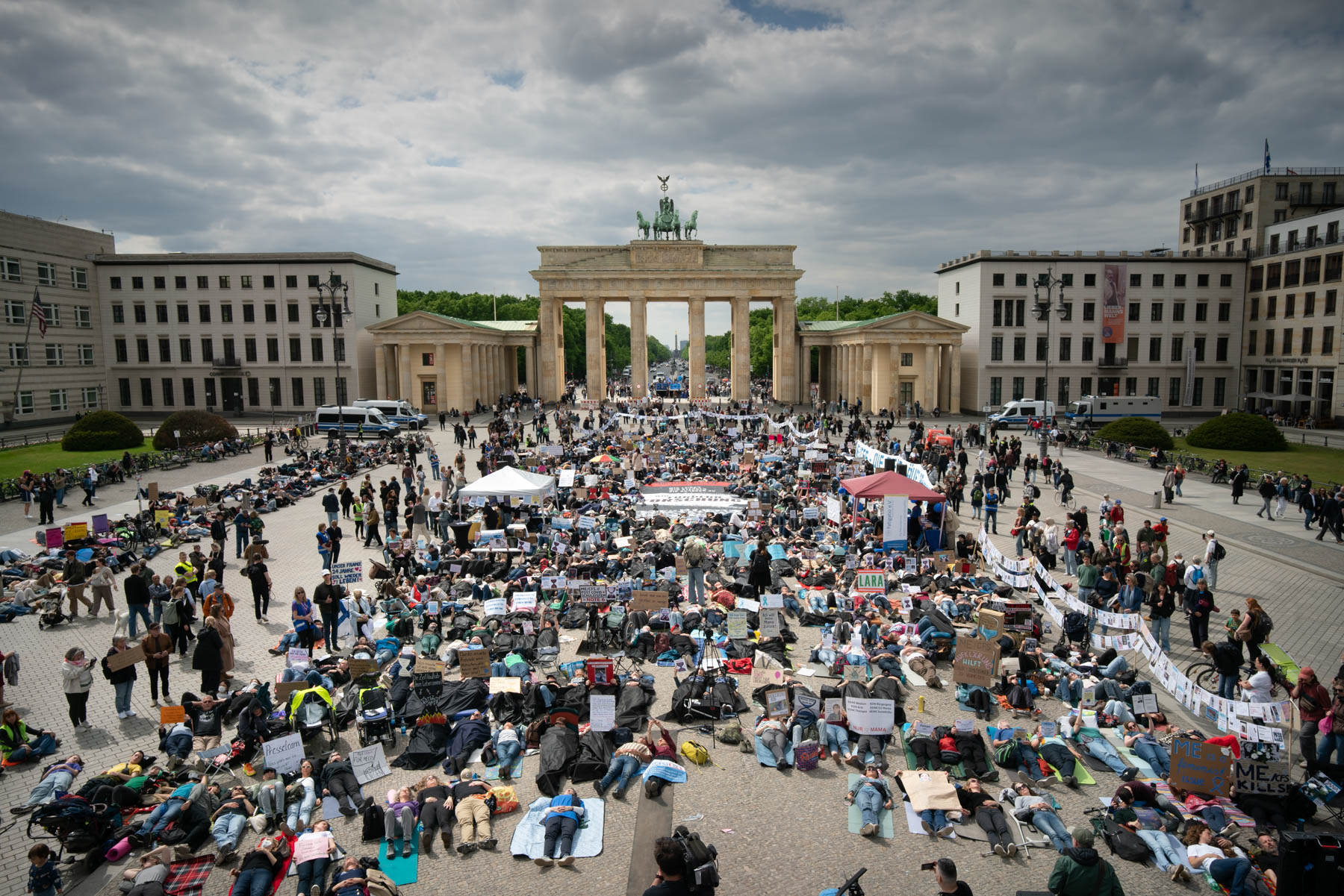 #liegenddemo me/cfs awareness day 2026 in Berlin fotografiert von Vincent Mosch