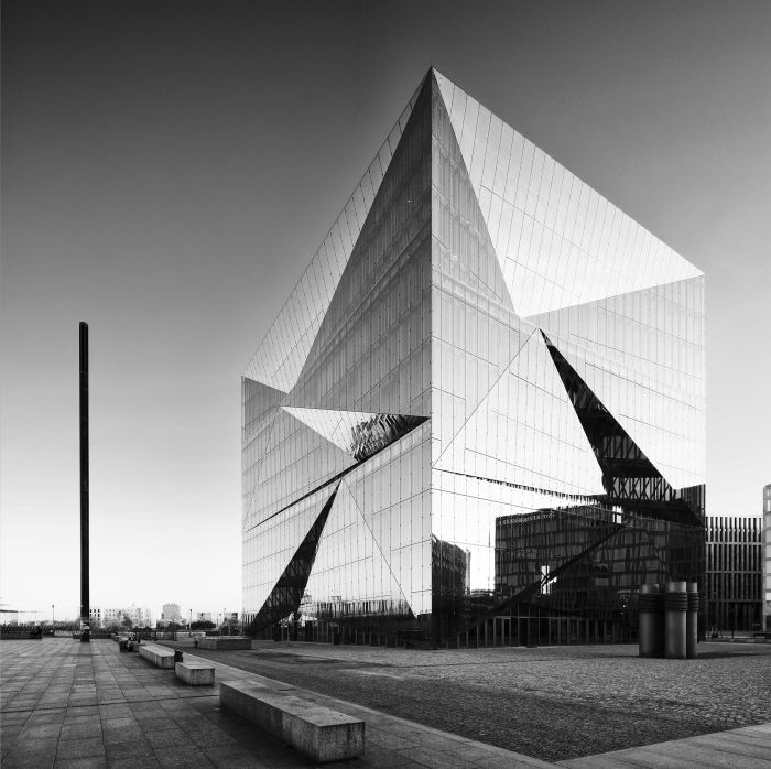 Office Gebäude "The Cube" Berlin, fotografiert von Vincent Mosch
